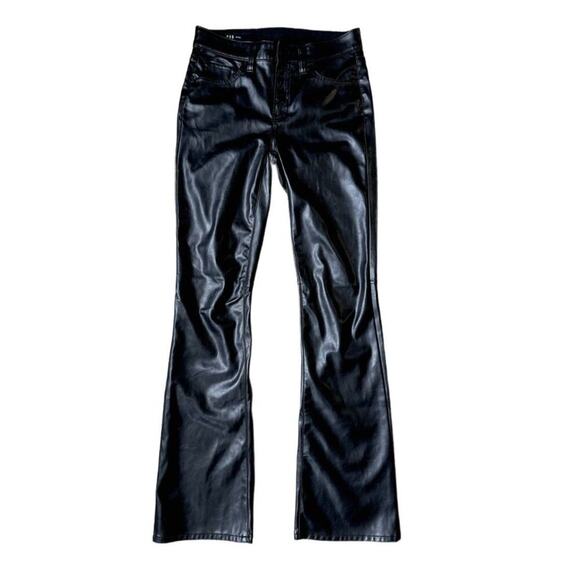 GAP Women's Black Vegan Leather Baby Bootcut Mid Rise 5 Pocket Jeans Size 2/26R - Picture 3 of 8